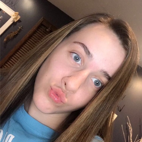 Meet your Posher, Chloe - Picture 1 of 1